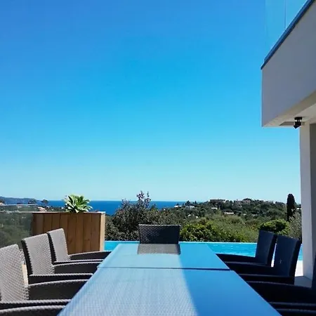 De Luxe Vue Les Oiseaux Du Paradis Cavalaire-sur-Mer